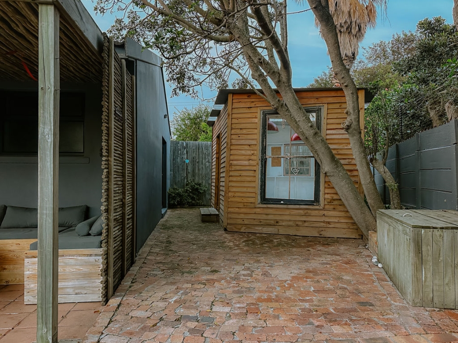 To Let 4 Bedroom Property for Rent in Kommetjie Western Cape